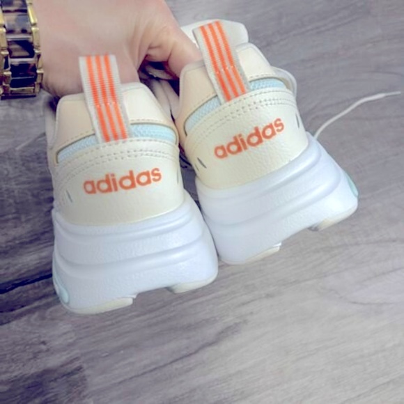 ADIDAS NEO STRUTTER GX6160 MARATHON RUNNING /SNEAKERS Size 6.5, FITS LIKE 7.5 - Picture 4 of 7